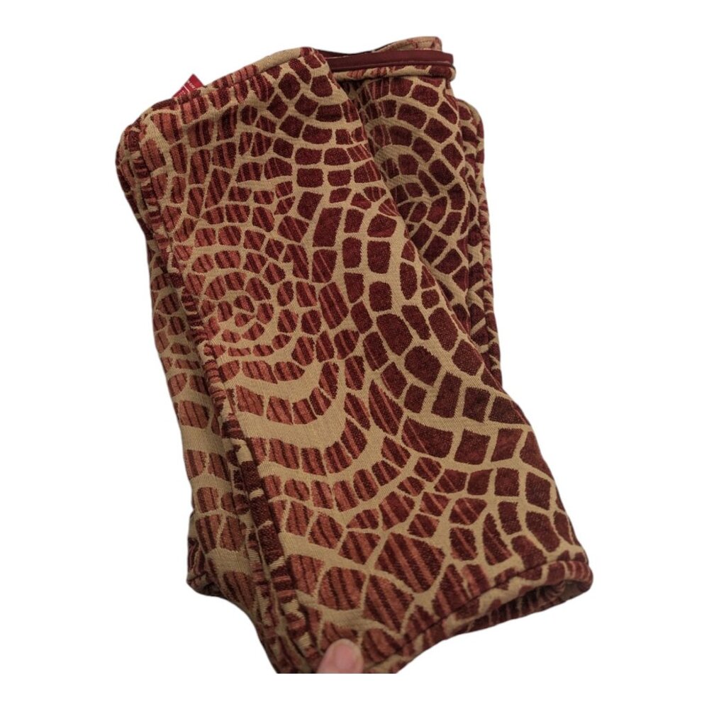 2 Chelsea Home Fashions Red Beige Giraffe Print Pillow Covers Hidden Zipper